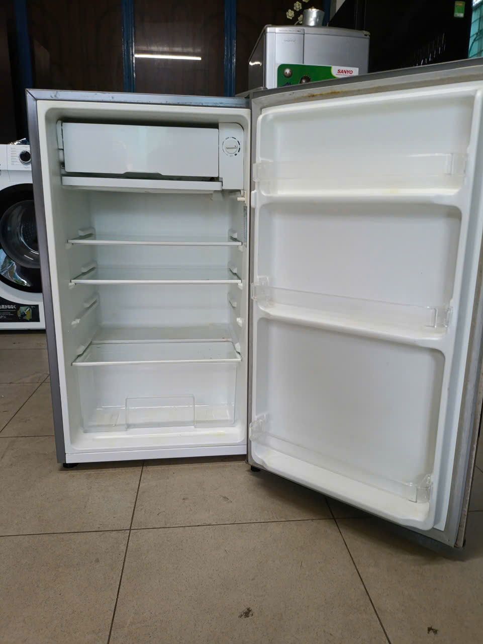 Tủ lạnh mini Electrolux 90 lít - Ảnh 5