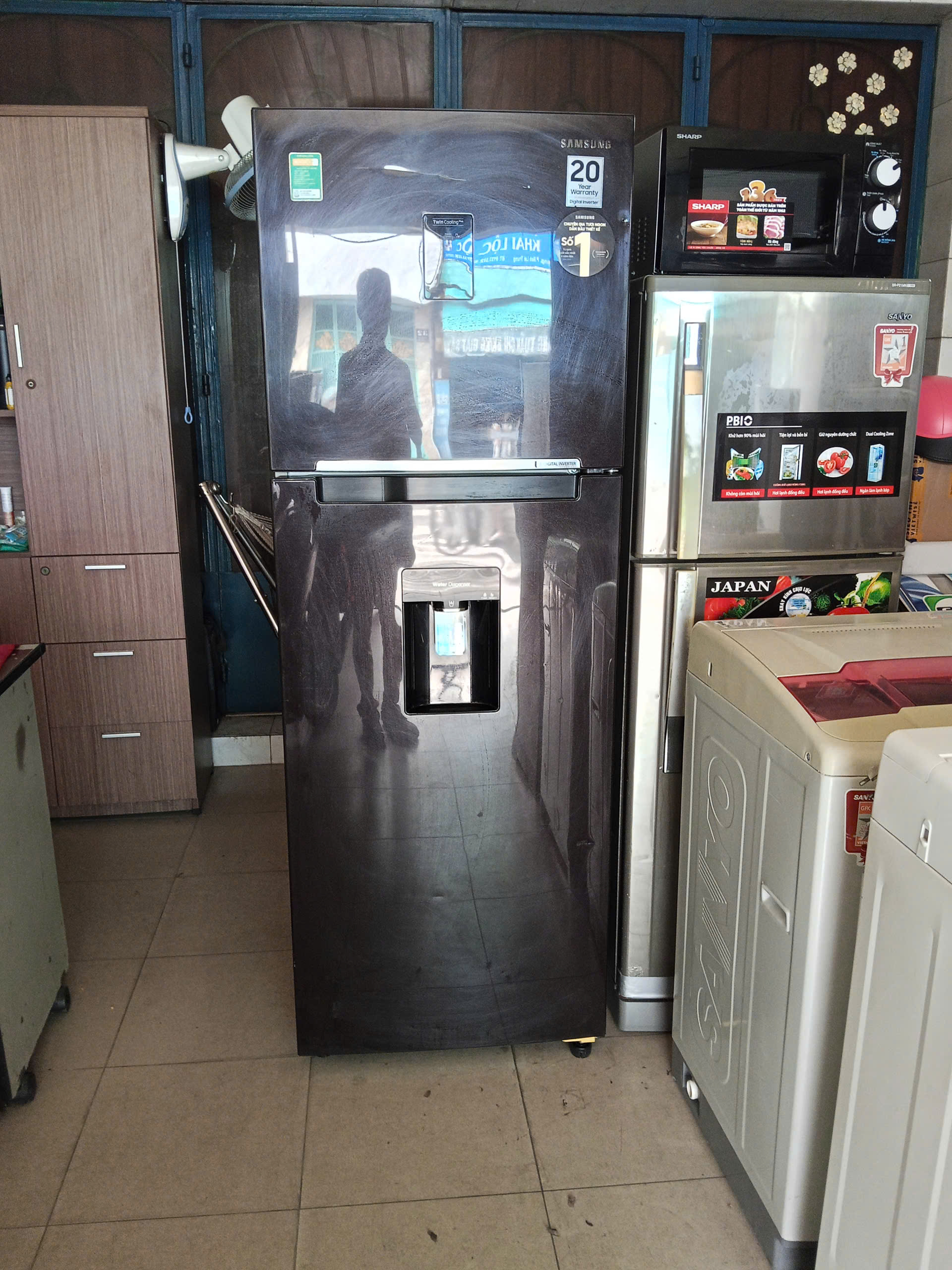 394 - Tủ lạnh samsung inverter 319 lít