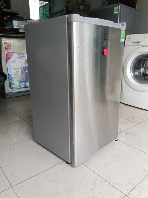 383 - Tủ lạnh mini electrolux 92 lít - Ảnh 4