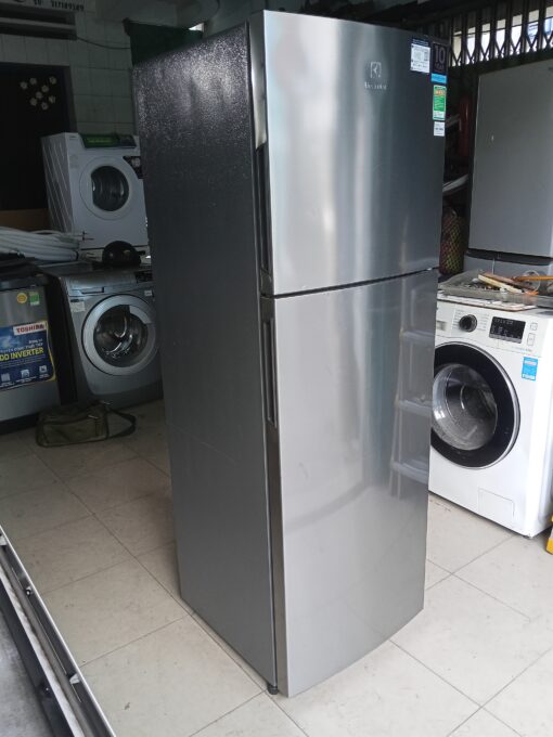 380- Tủ lạnh Electrolux inverter 275 lít