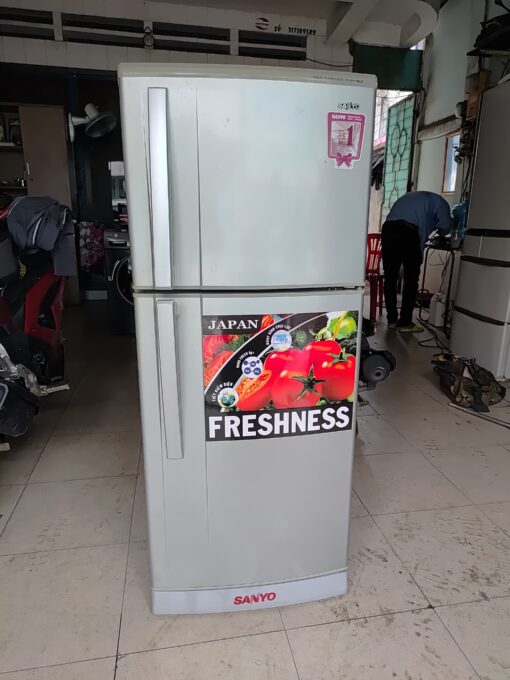 374 - Tủ lạnh Sanyo 180 lít không đóng tuyết
